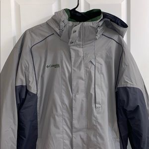 Columbia Men’s ski jacket; gray/blue/green